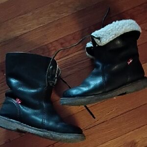 Arhus Duckfeet Black Leather Boots with Shearling Lining